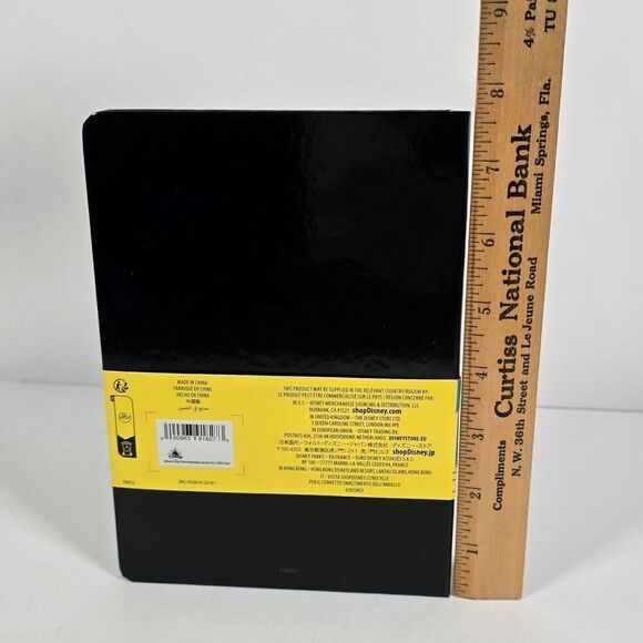 Disney World Parks 2024 Collectible Medallion Holder Book Binder Mickey‎ Mouse - Picture 4 of 5